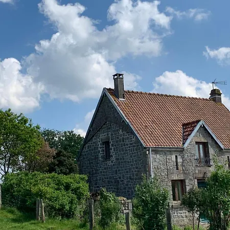 Des Pommiers Avec Terrain De Petanque