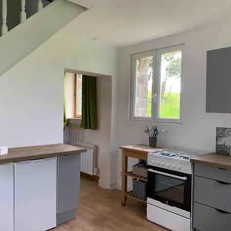 Holiday home Des Pommiers Avec Terrain De Petanque