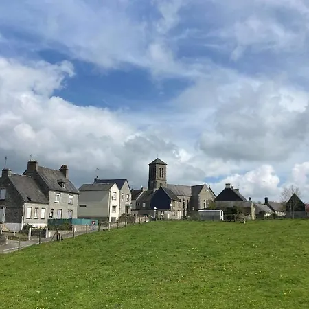 Des Pommiers Avec Terrain De Petanque Holiday home