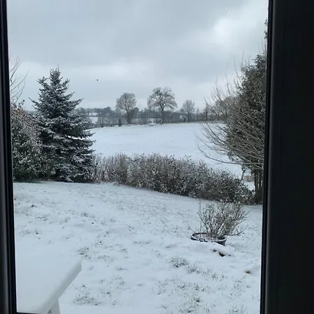 Des Pommiers Avec Terrain De Petanque Дом отдыха Le Fresne-Poret