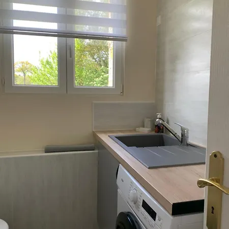 Des Pommiers Avec Terrain De Petanque Holiday home *