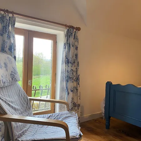 Des Pommiers Avec Terrain De Petanque Holiday home *