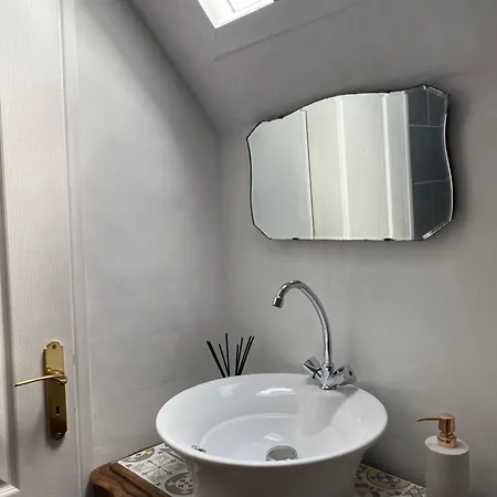 Des Pommiers Avec Terrain De Petanque Holiday home *