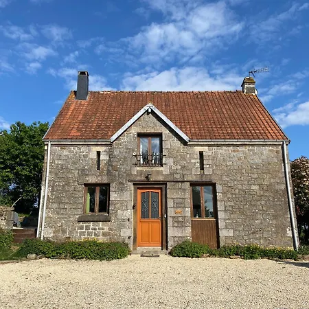 Des Pommiers Avec Terrain De Petanque Le Fresne-Poret