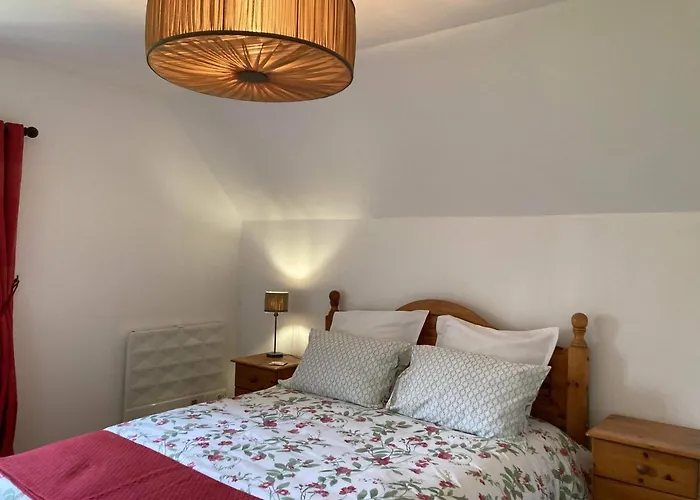 Des Pommiers Avec Terrain De Pétanque * Le Fresne-Poret