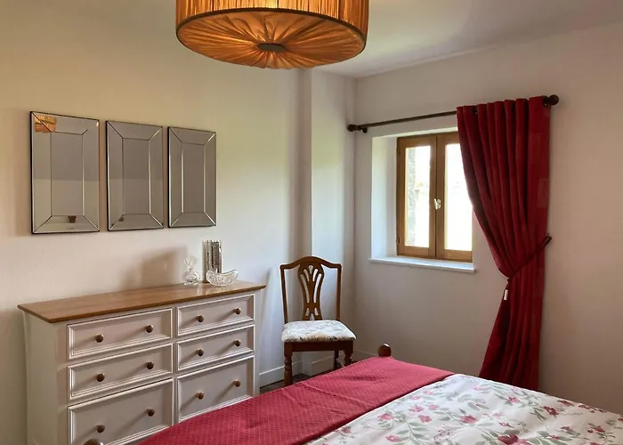 Des Pommiers Avec Terrain De Petanque *