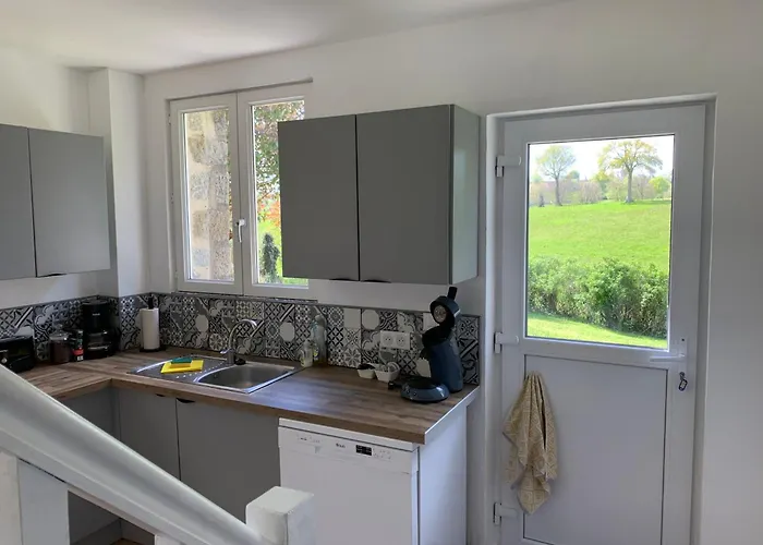 Des Pommiers Avec Terrain De Pétanque Сasa de vacaciones