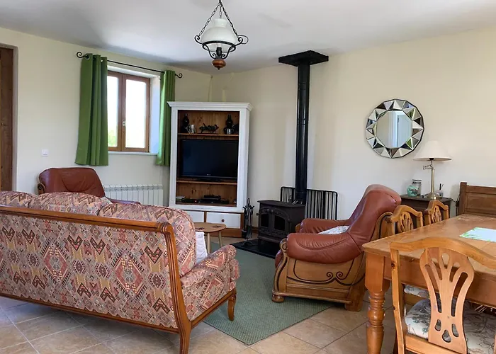 Holiday home Des Pommiers Avec Terrain De Petanque Le Fresne-Poret