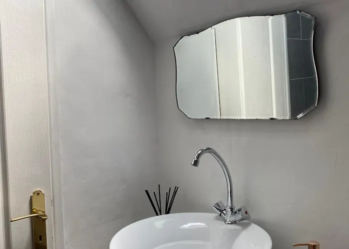 Des Pommiers Avec Terrain De Pétanque Сasa de vacaciones *