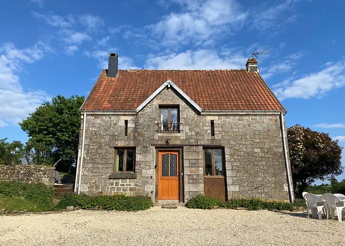 Des Pommiers Avec Terrain De Pétanque Le Fresne-Poret