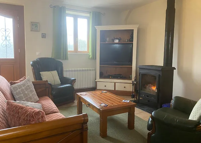 Des Pommiers Avec Terrain De Pétanque Сasa de vacaciones